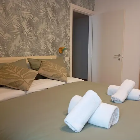 Grazioso E Moderno Nuovo *